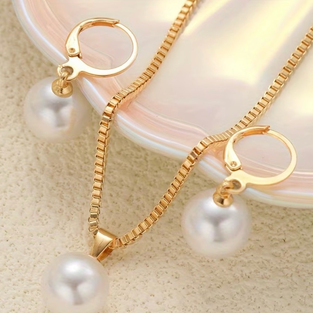 🎀BONUS 🎀Gold and Pearl Jewelry Set plus bonus necklace